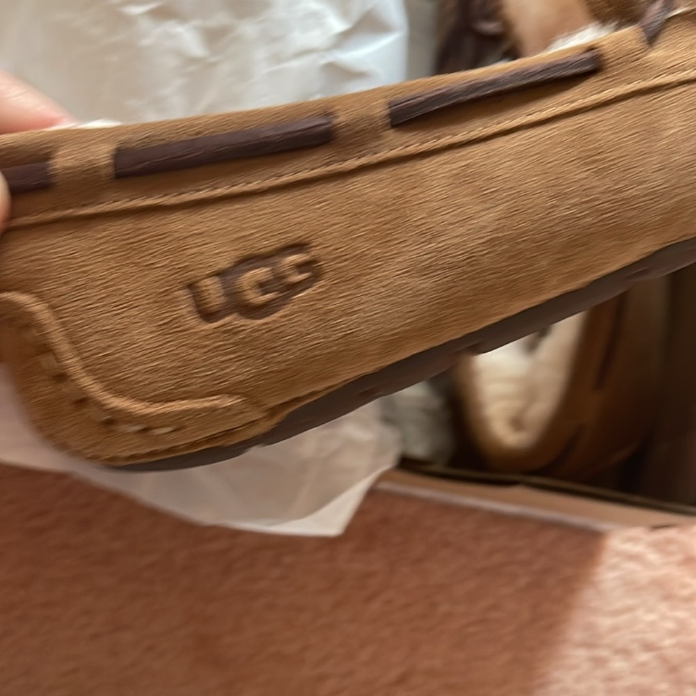 UGG women’s  Brown Suede Loafers - Picture 6 of 17